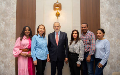 Miguel Ceara Hatton presenta a periodistas y líderes de opinión las 18 iniciativas de su gestión en la SISALRIL