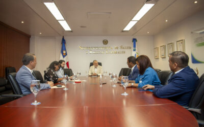 Miguel Ceara Hatton recibe delegaciones de la Policía Nacional y ADOCERAD