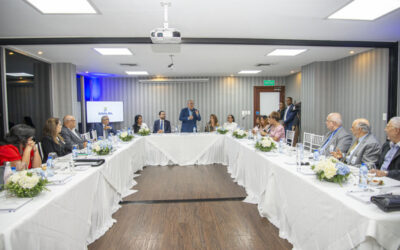 Almuerzo con destacados periodistas del área de salud y creadores de opinión pública.