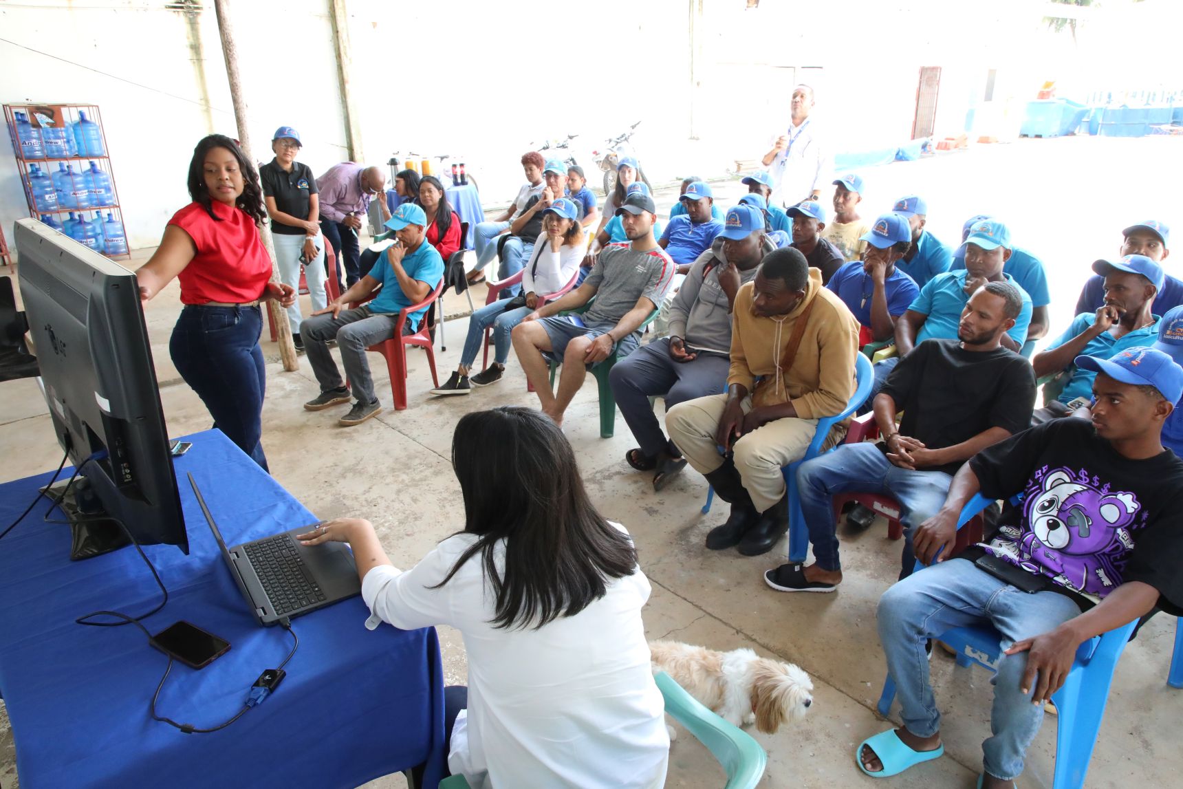 SISALRIL empodera a trabajadores de Monte Plata en Seguro Familiar de Salud