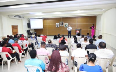 SISALRIL orienta a decenas de líderes sociales de Villa Altagracia sobre Seguro Familiar de Salud