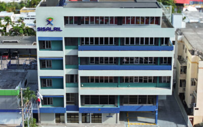 SISALRIL emite advertencia contra tácticas engañosas para gestionar y traspasar afiliados en el Seguro Familiar de Salud