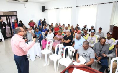 SISALRIL capacita en Monseñor Nouel a juntas de vecinos sobre cobertura y pensiones en el Régimen Subsidiado