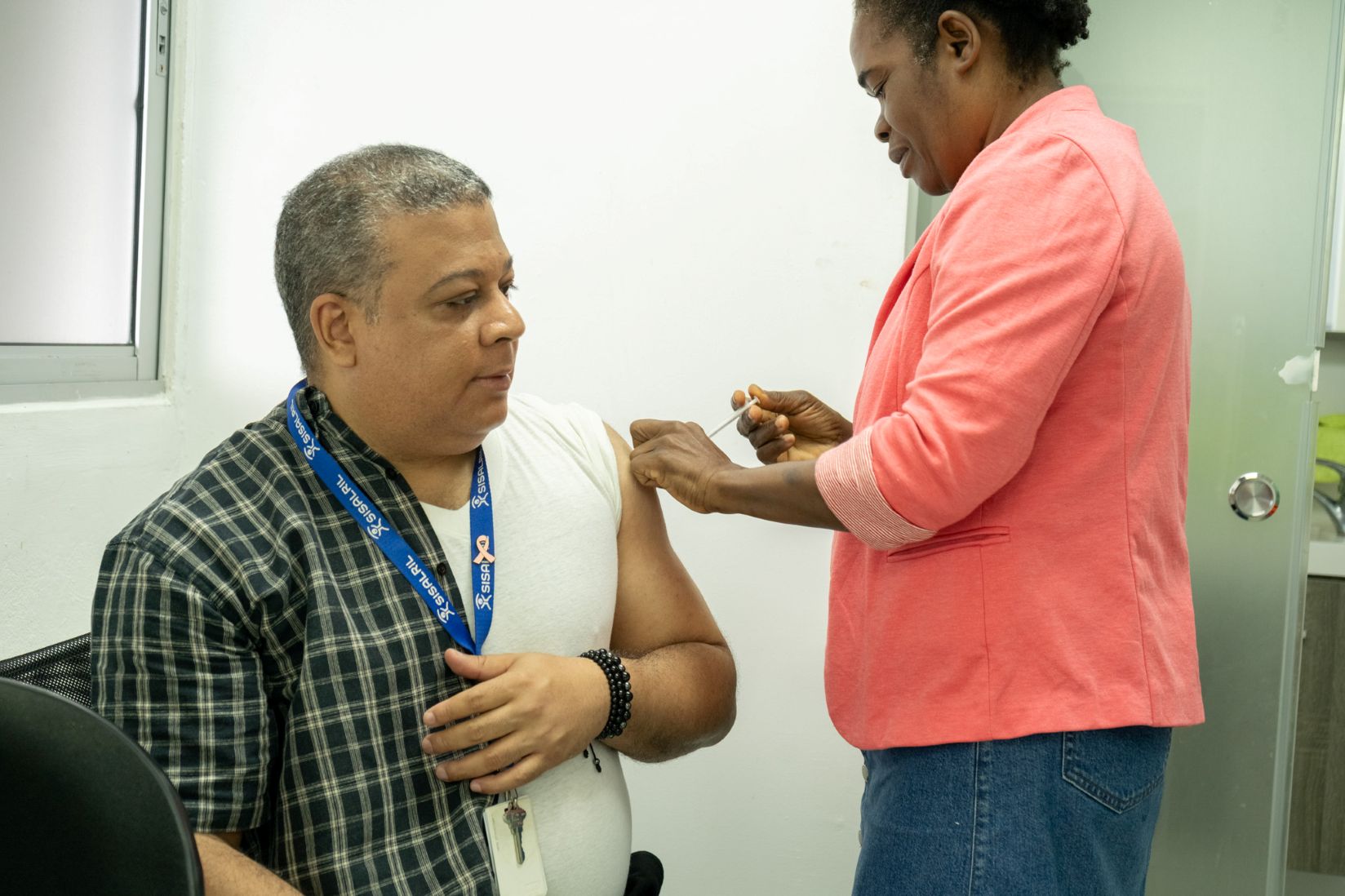 SISALRIL realiza jornada de vacunación para colaboradores y familiares