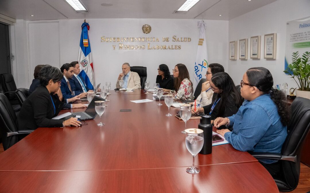 SISALRIL encabeza encuentro con Asociación Nacional de Centros Diagnósticos Independientes
