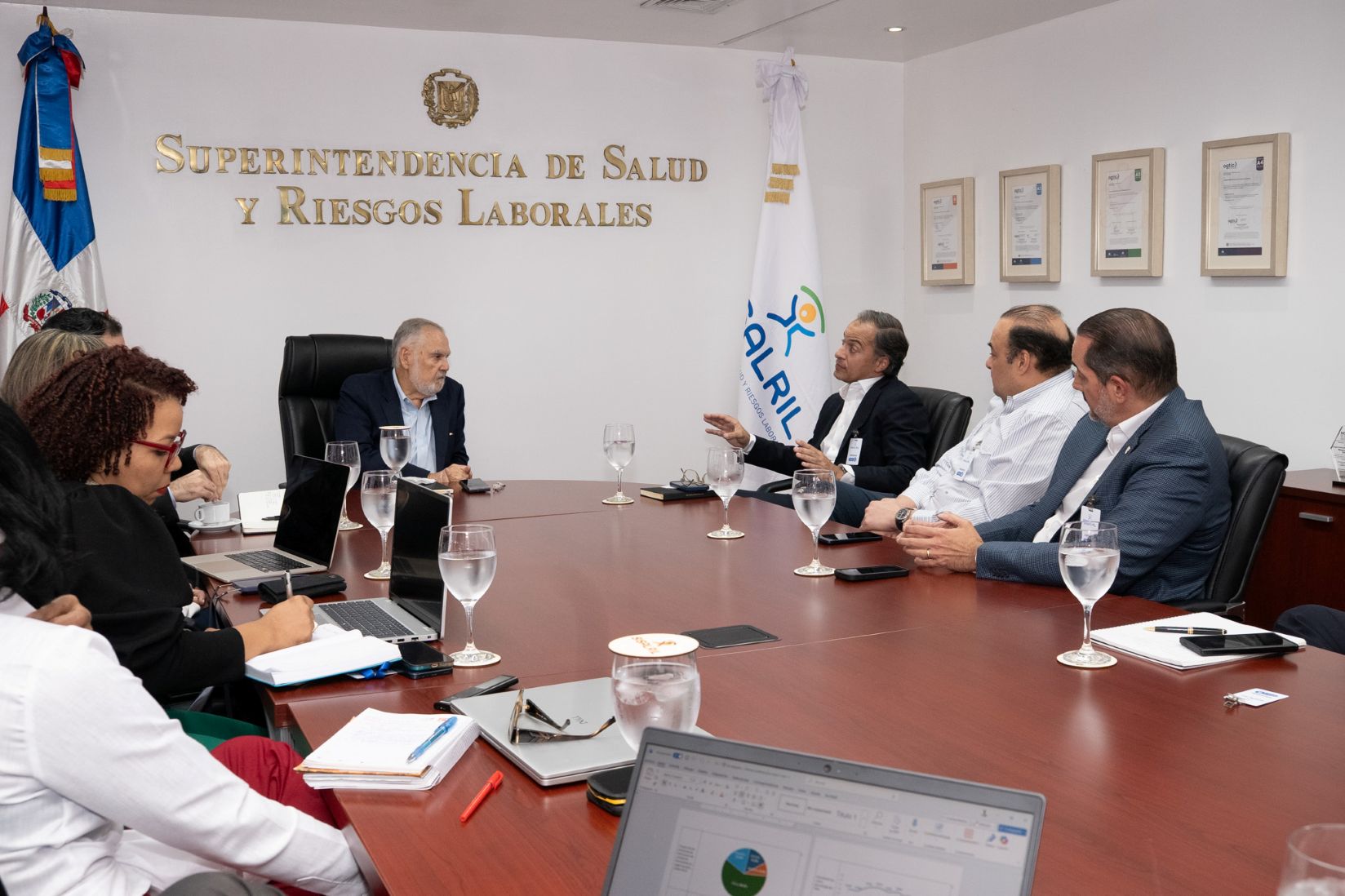 SISALRIL e INFADOMI analizan mejoras al acceso y calidad de medicamentos