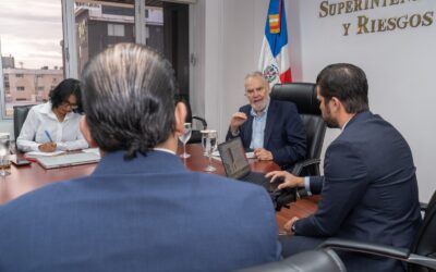 SISALRIL y DIGEMAPS trabajan propuesta para ampliar acceso a medicamentos en el Seguro Familiar de Salud