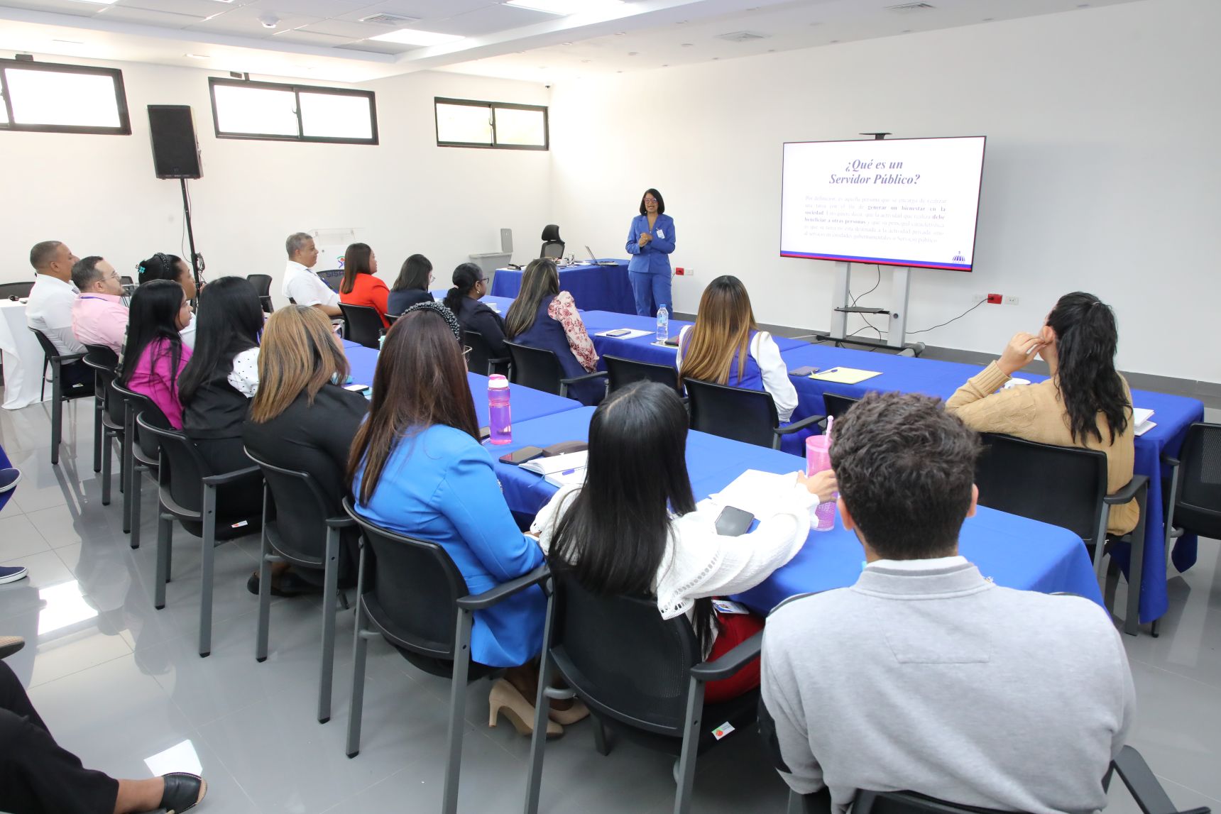 SISALRIL y el INAP imparten taller sobre atención al ciudadano y calidad del servicio
