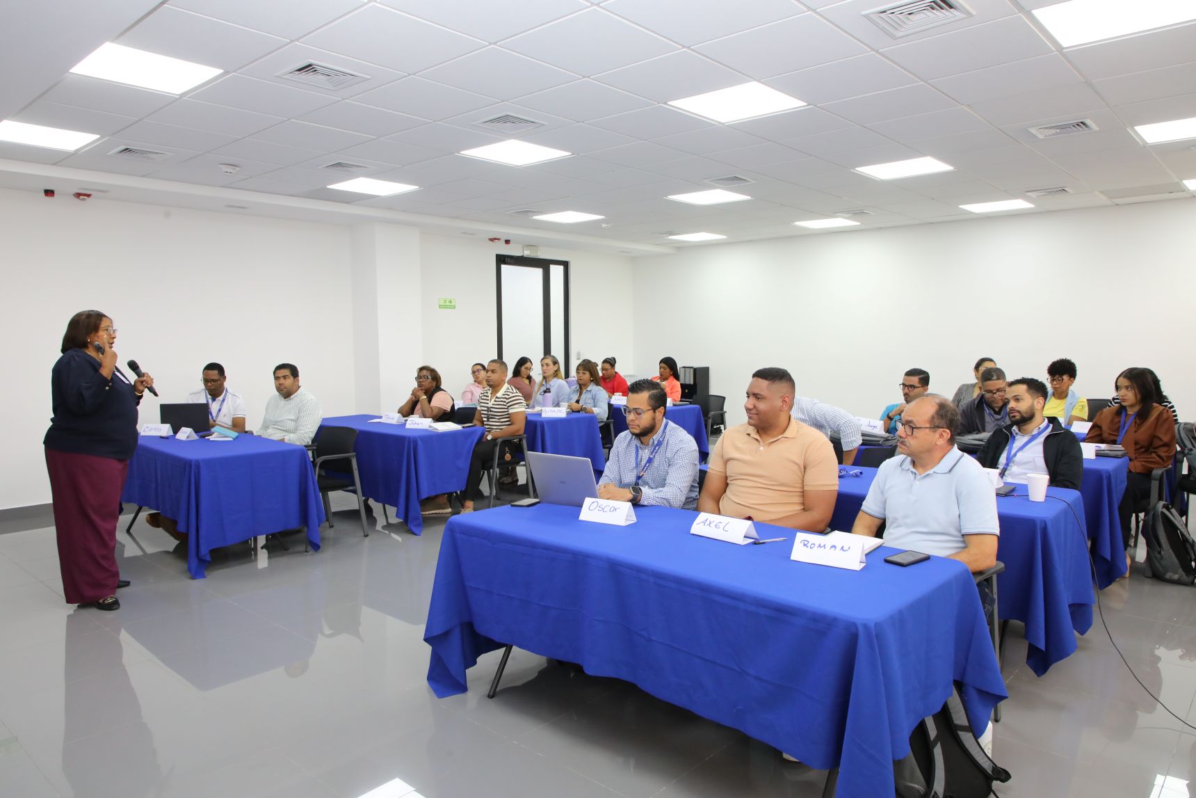 SISALRIL capacita a su equipo para los retos del futuro con “Liderazgo Transformador” SISALRIL capacita a su equipo para los retos del futuro con “Liderazgo Transformador”